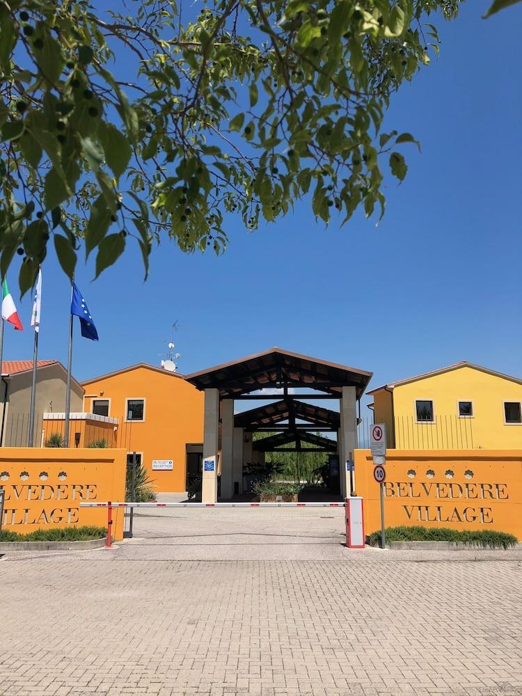 Belvedere Village Castelnuovo del Garda Esterno foto