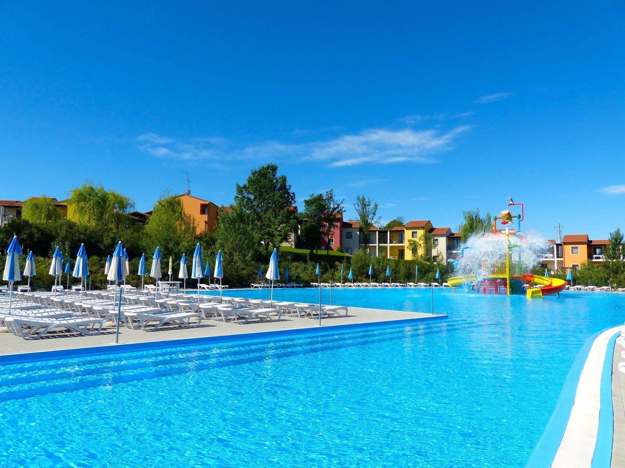 Belvedere Village Castelnuovo del Garda Esterno foto